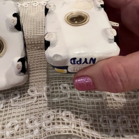 2 sets of Salt and Pepper Shakers. Minature OutHouse S&P and NYPD police car S&P - Picture 10 of 13